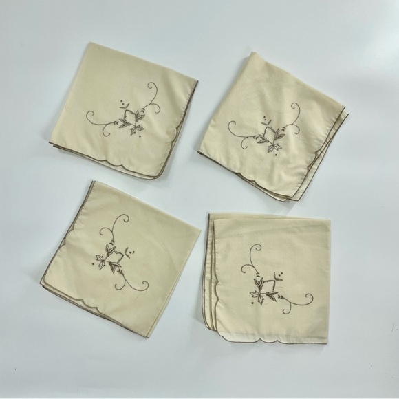 Set of 4 Vintage linen ecru and gray embroidered neutral dinner napkins - Picture 1 of 6